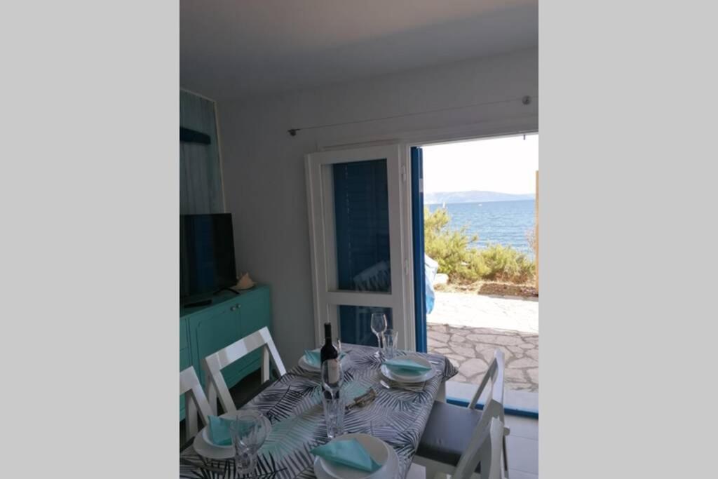 Apartment By The Sea- Santa Marina Raša المظهر الخارجي الصورة